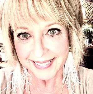 Meet your Posher, Tina